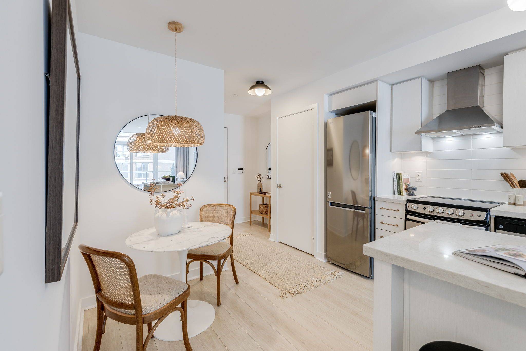 Toronto C03, ON M4R 0A2,58 Orchard View BLVD #1006