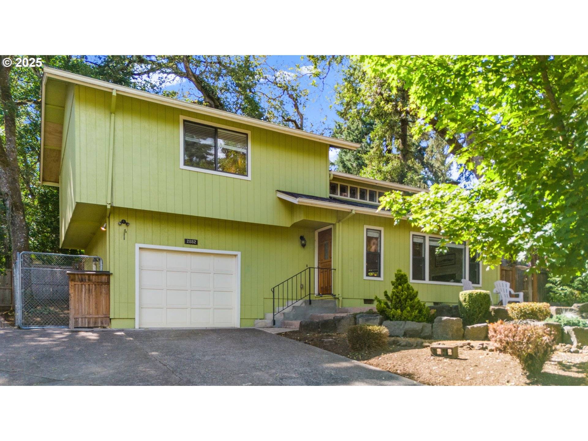 Eugene, OR 97405,2882 CHAMBERS ST