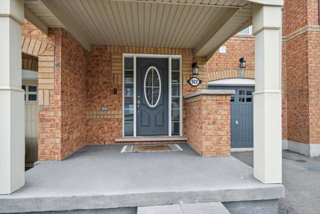 Milton, ON L9T 8E3,922 Brassard CIR