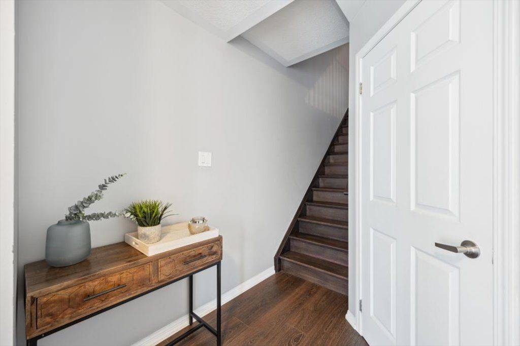 Milton, ON L9T 8E3,922 Brassard CIR