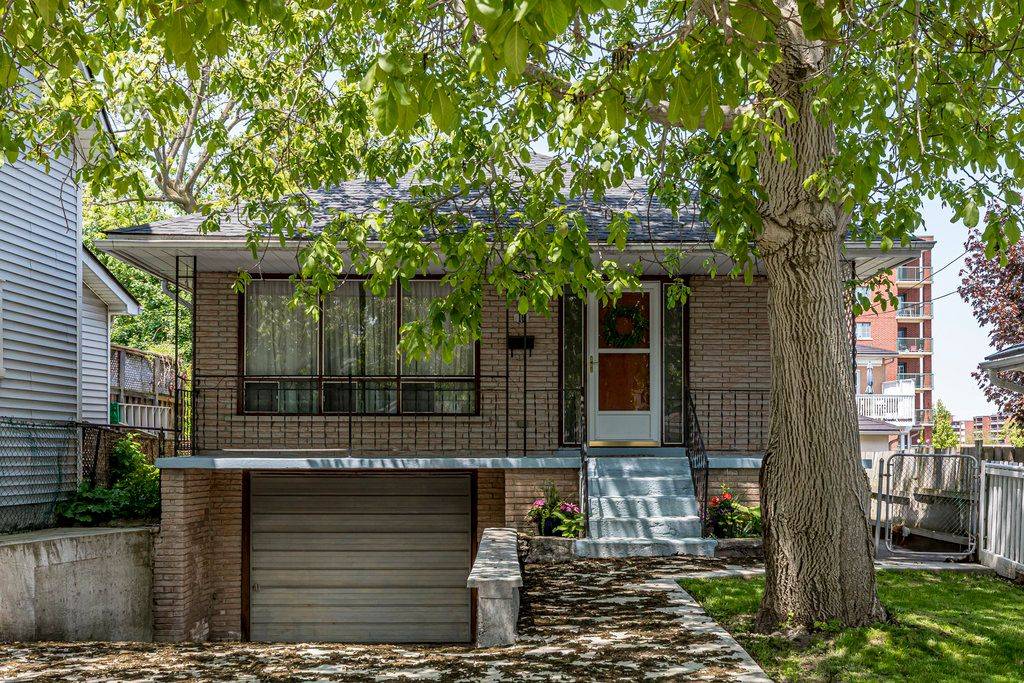 Hamilton, ON L8G 2W1,16 Elm AVE