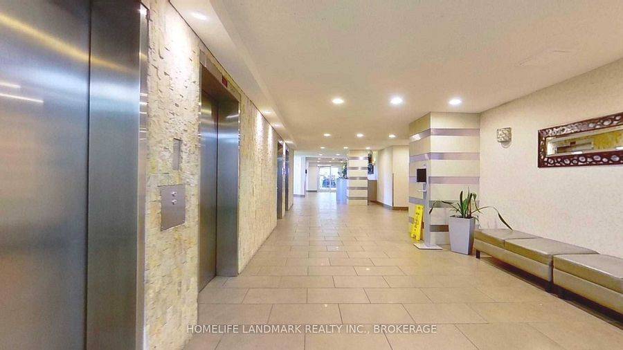 Toronto C15, ON M2J 1L2,5 Parkway Forest DR #1004