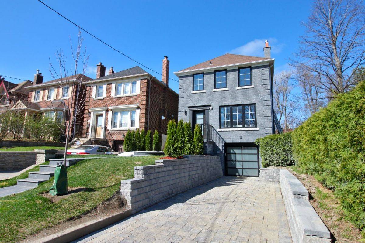 Toronto C11, ON M4G 3H2,160 Donegall DR