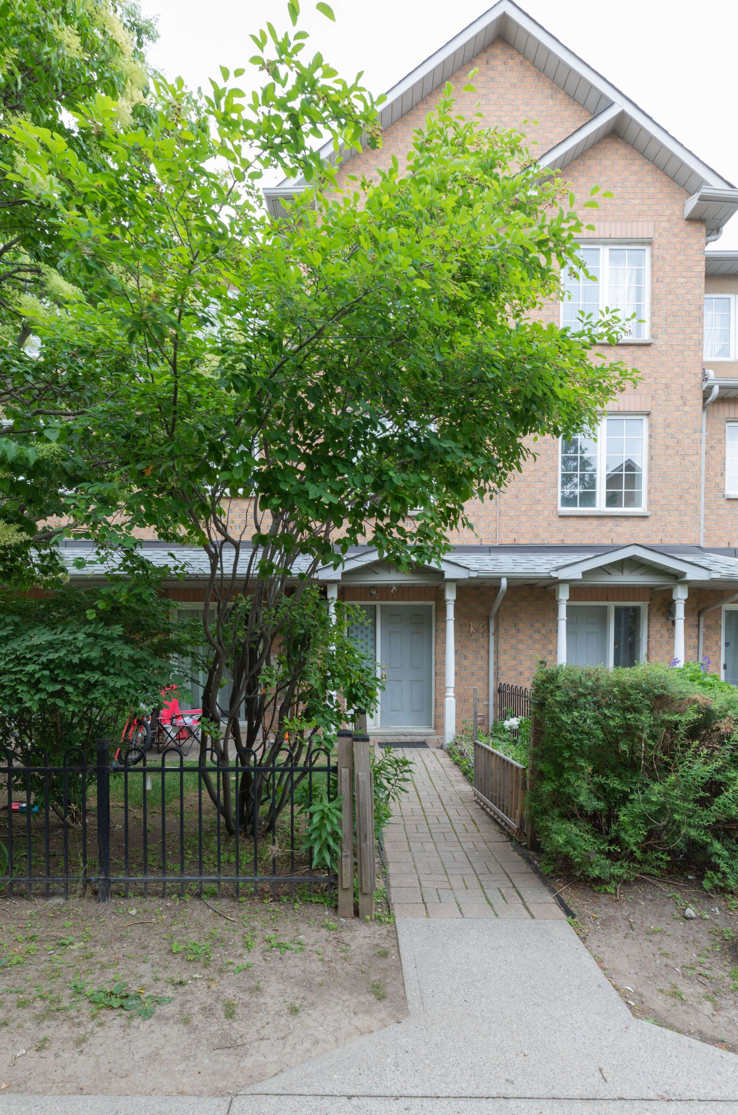 Markham, ON L3R 4G4,16 Cox BLVD ##3
