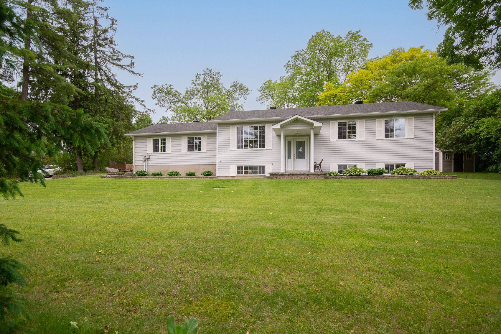 Mcnab/braeside, ON K0A 1G0,6 Robbins LN