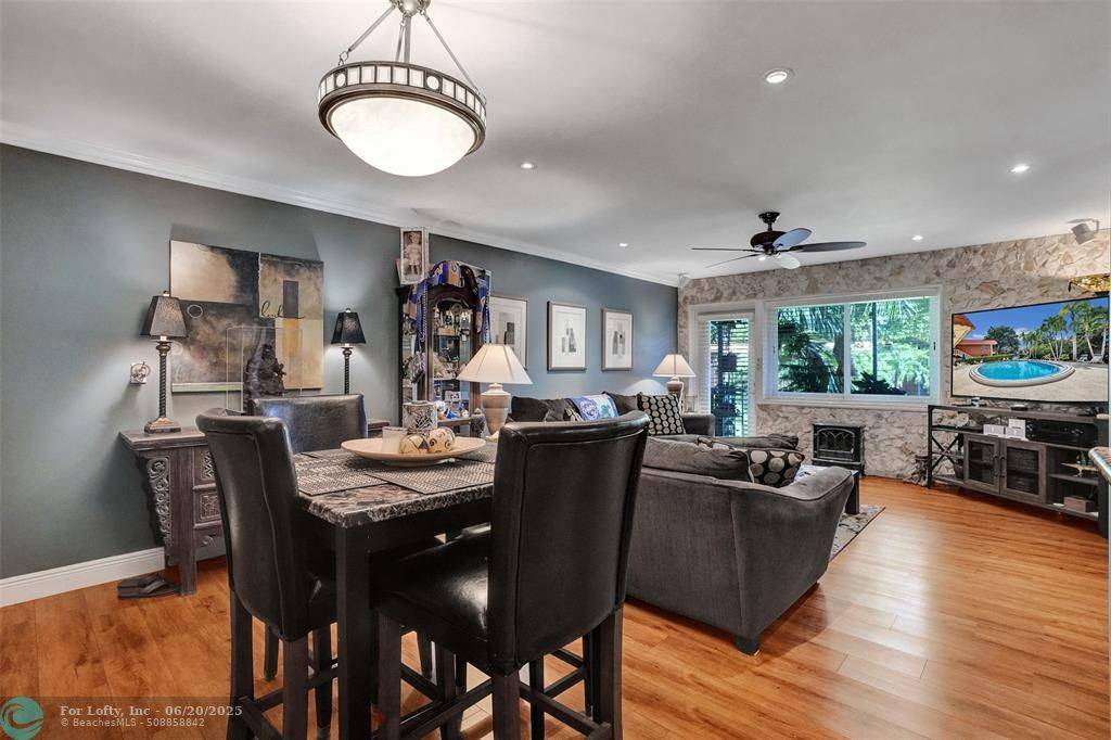 Wilton Manors, FL 33305,140 NE 19th Ct  #220E