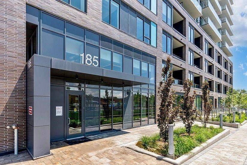 Newmarket, ON L3Y 0G7,185 Deerfield RD #1304