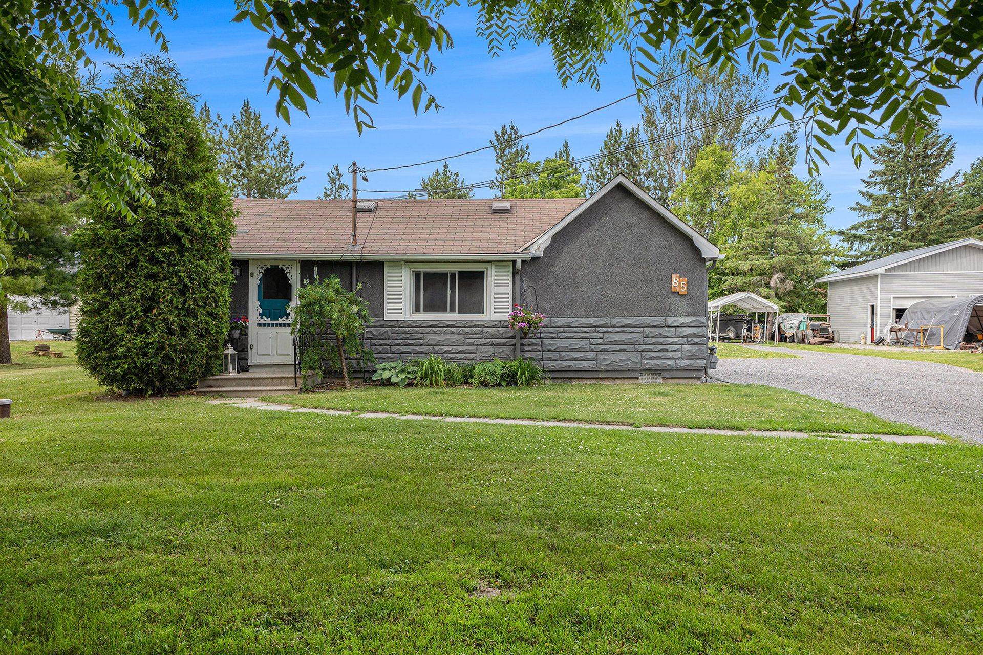 Mcnab/braeside, ON K7S 1G3,85 Moore ST