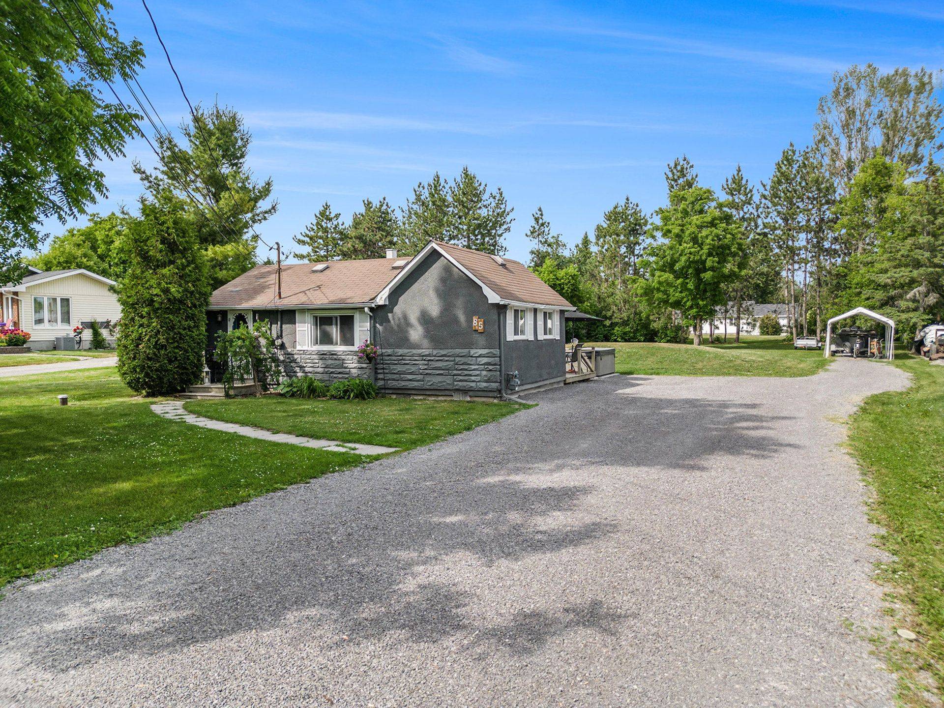 Mcnab/braeside, ON K7S 1G3,85 Moore ST