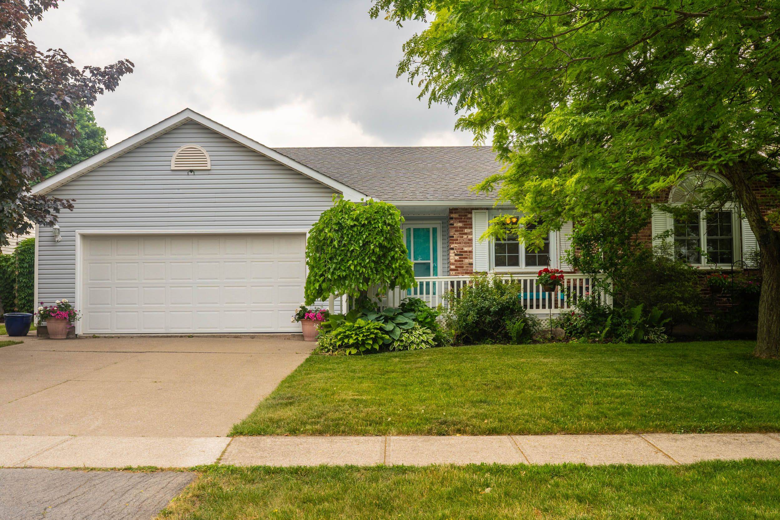 Welland, ON L3C 6Y6,135 Green Pointe DR