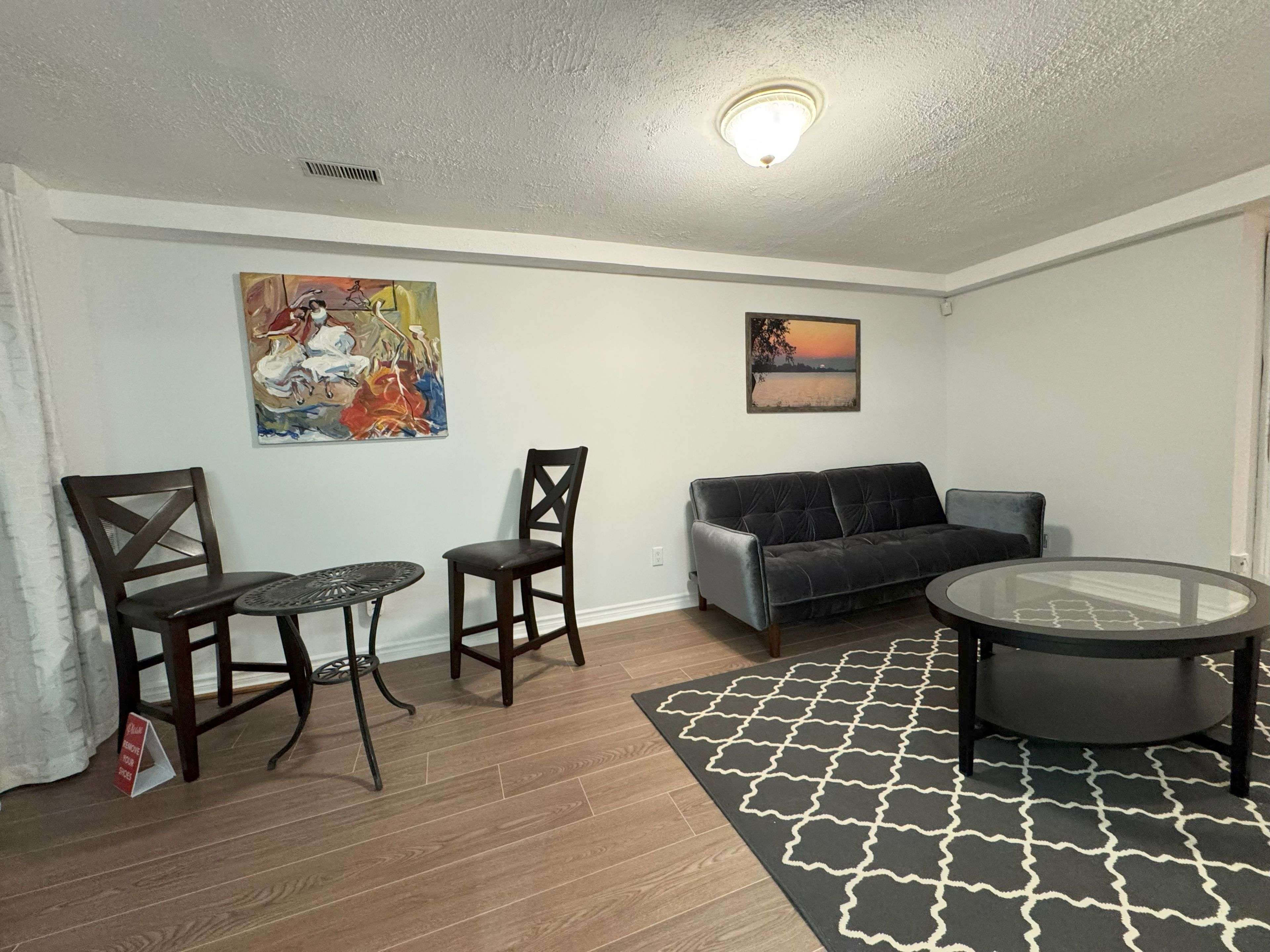 Newmarket, ON L3X 2P8,104 Jordanray BLVD #Bsmt