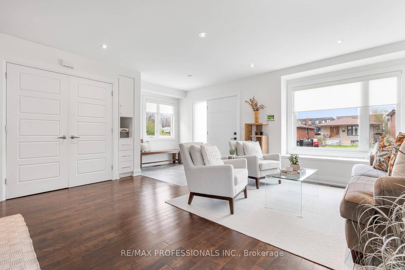 Toronto W06, ON M8W 4A5,43 Bellman AVE