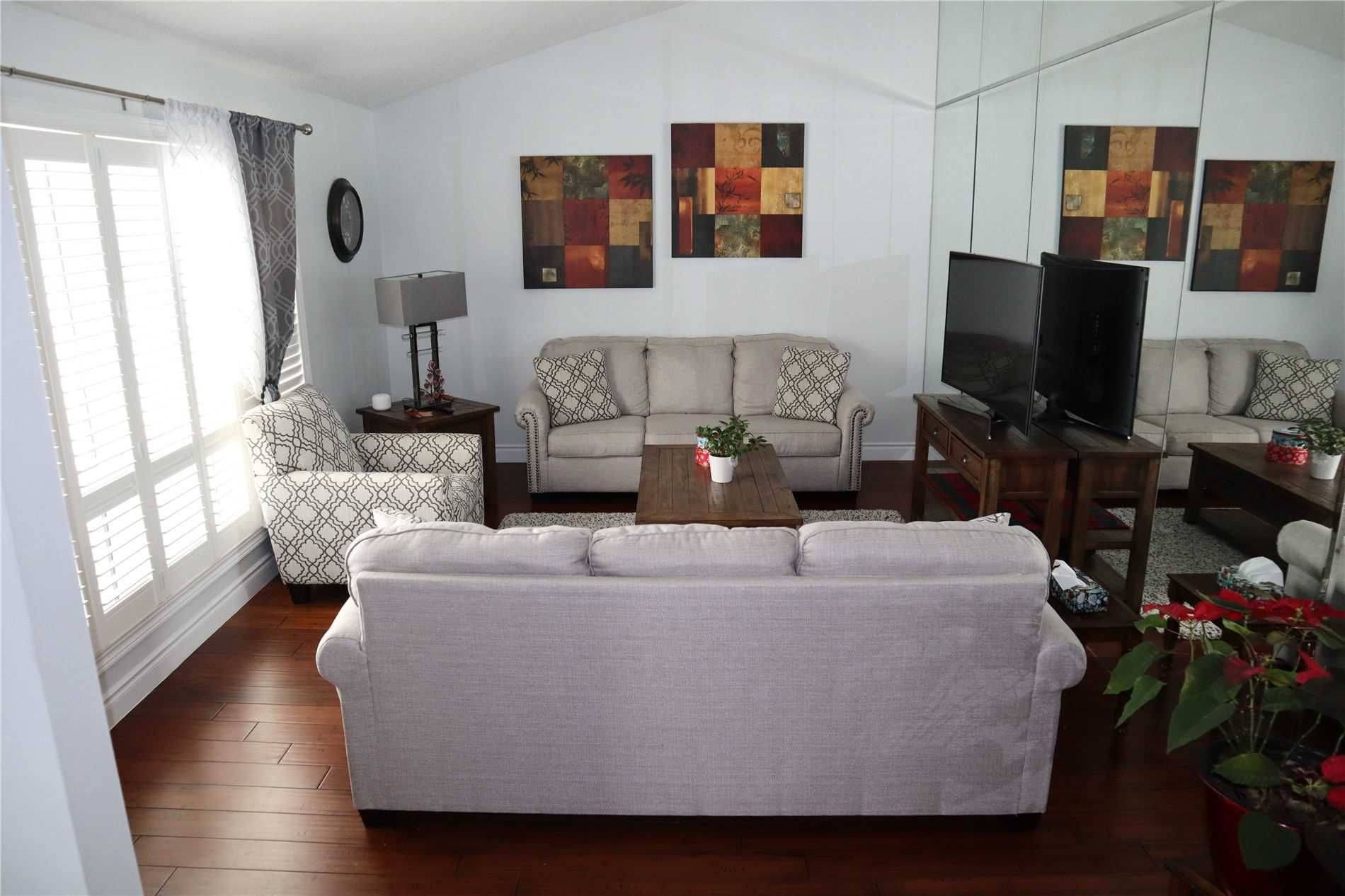 Oakville, ON L6L 3W6,423 Scarsdale CRES