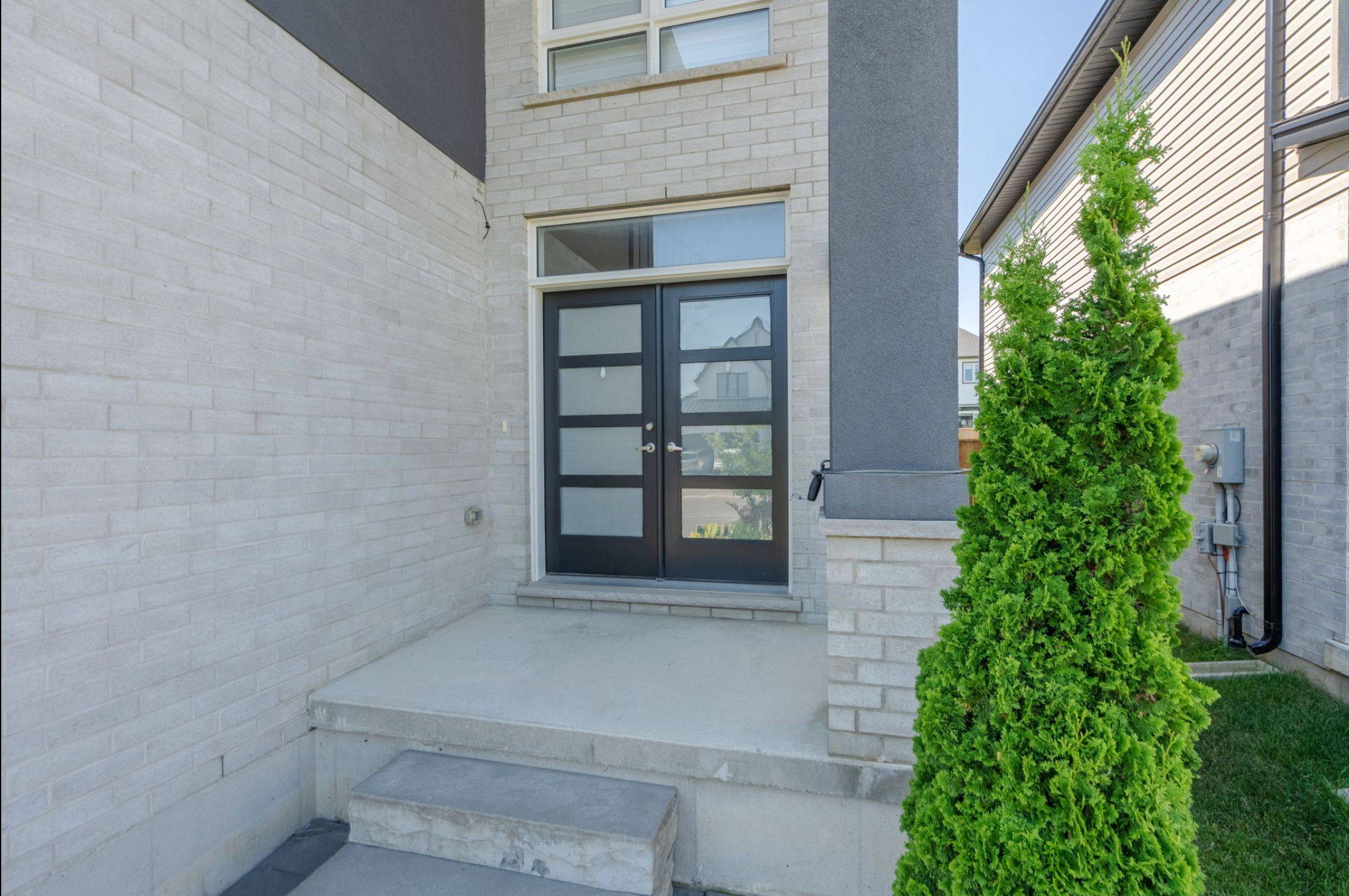 London North, ON N6G 0X7,1296 Twilite BLVD