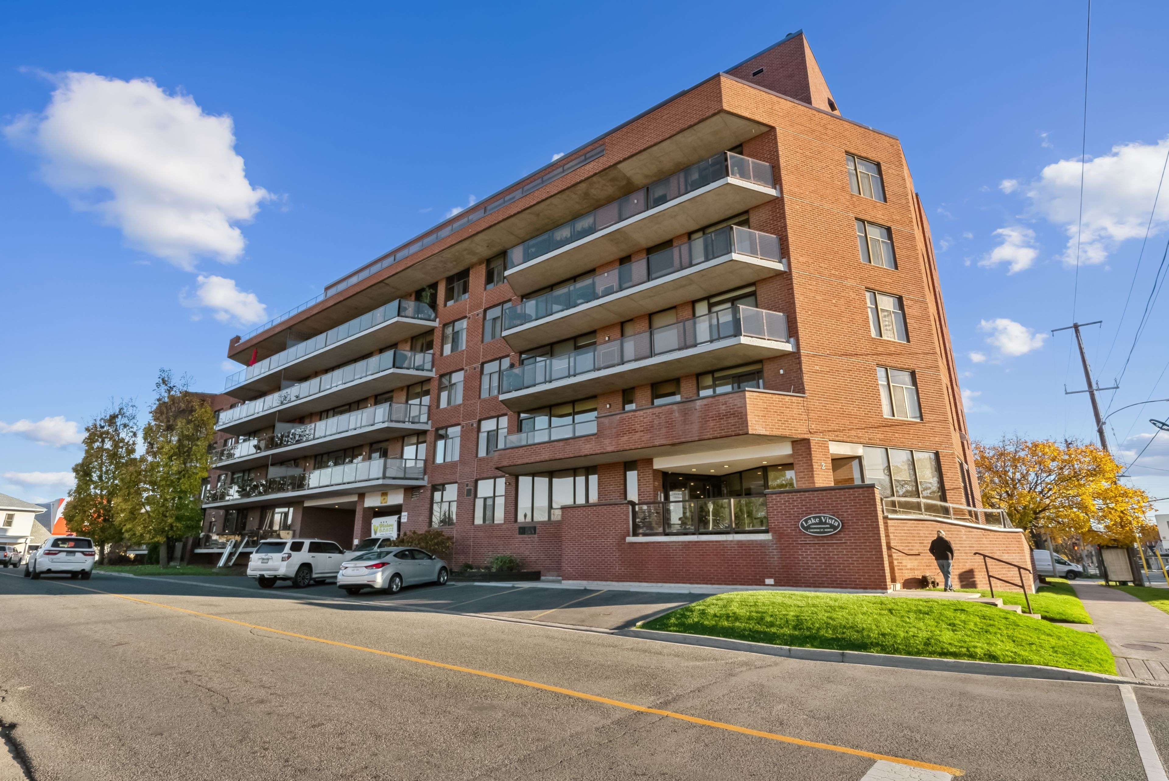 Peterborough Central, ON K9J 8K8,2 George ST N #502