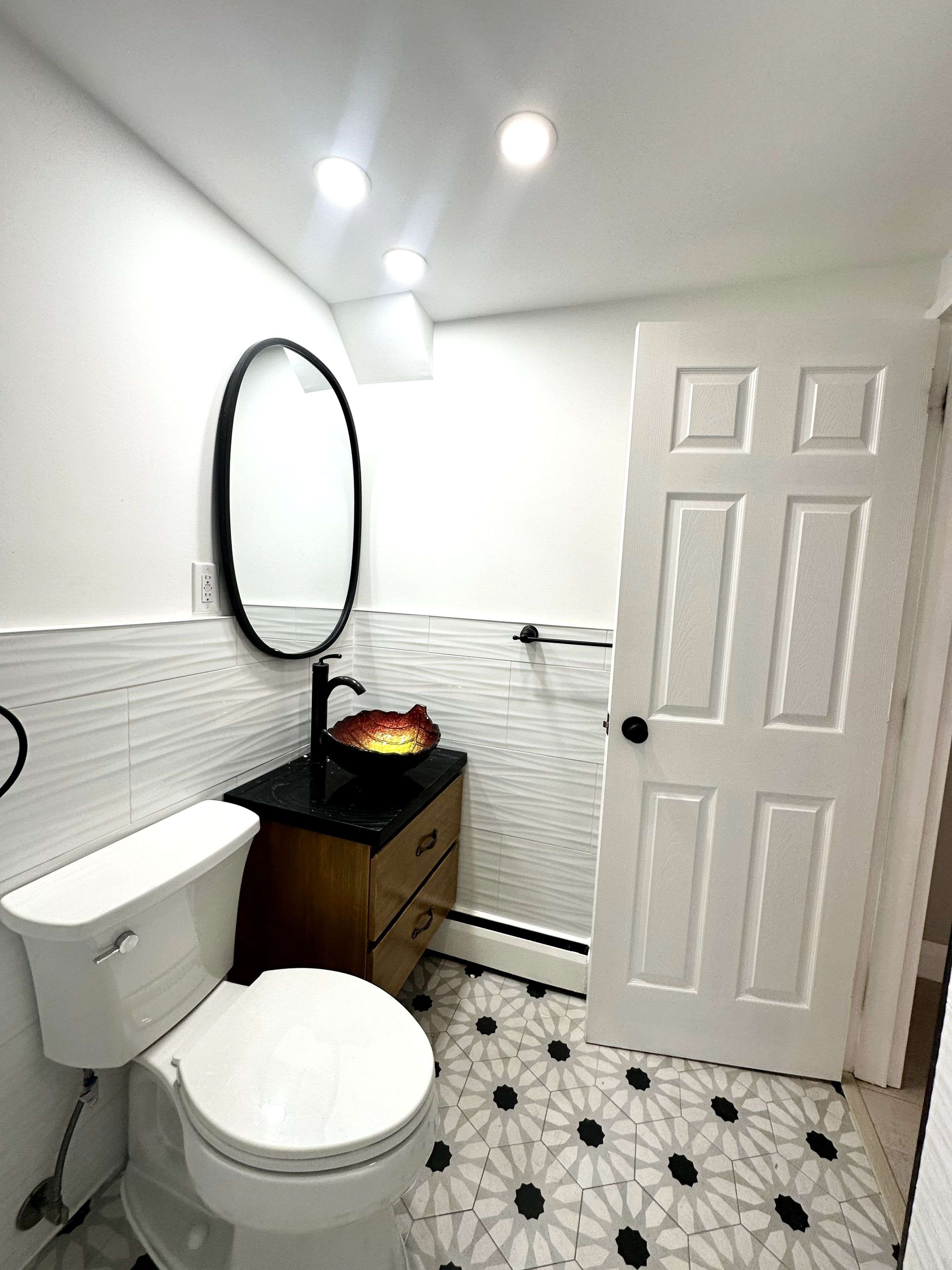 Hamilton, ON L8M 3E6,50 Hilda AVE #202