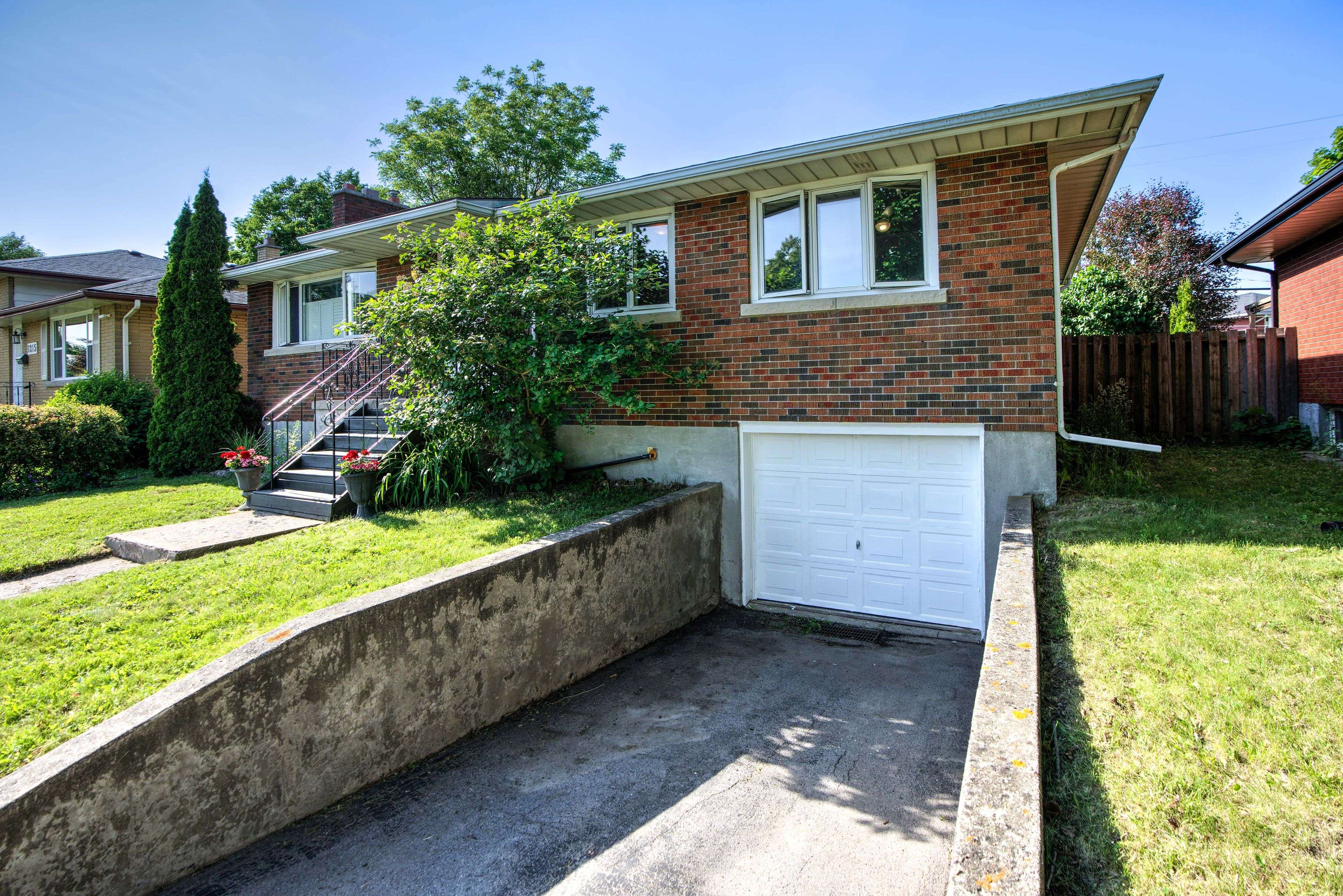 Kingston, ON K7M 2P1,1209 Johnson ST