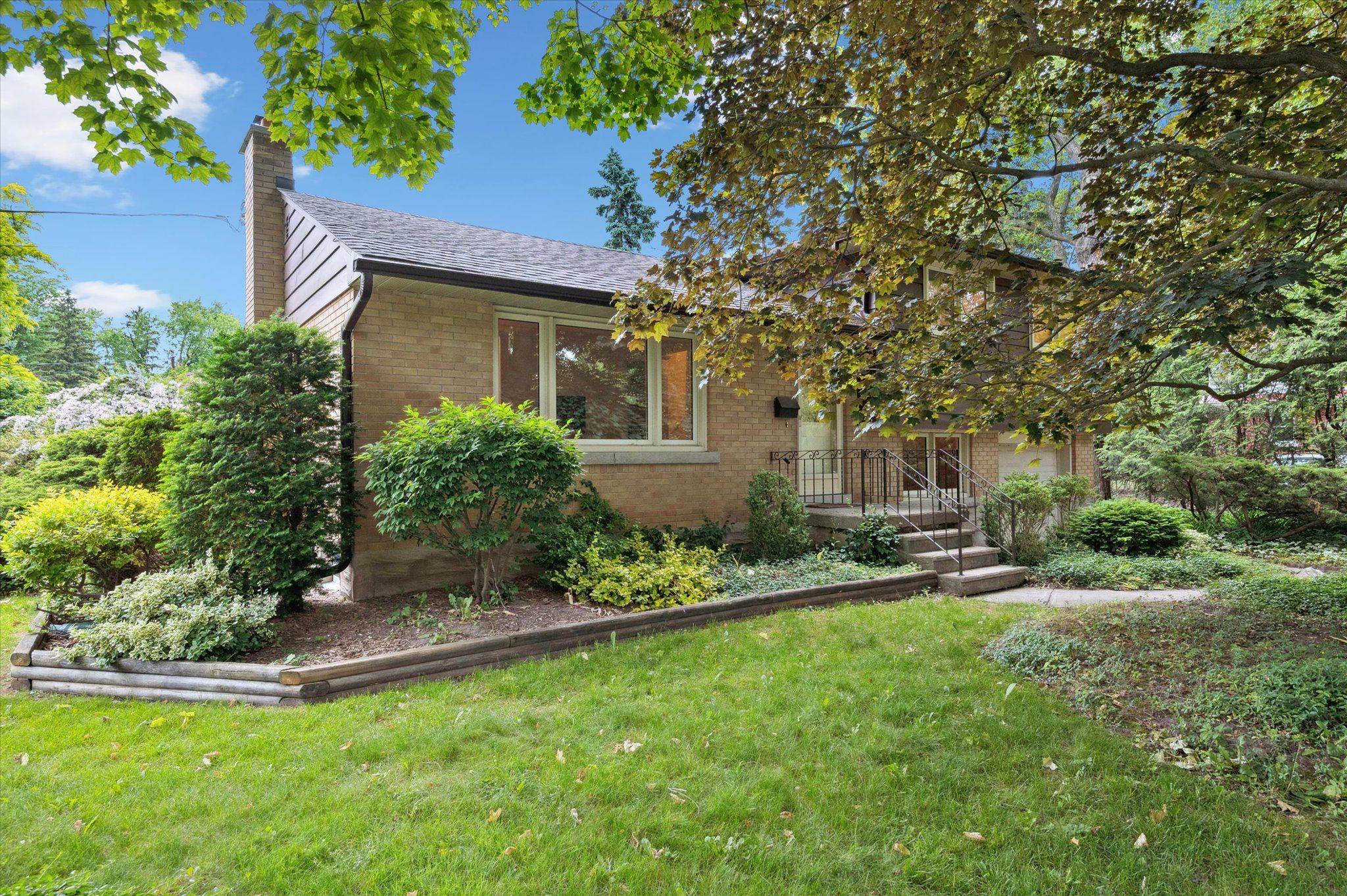 Guelph, ON N1G 1P6,34 Hales CRES