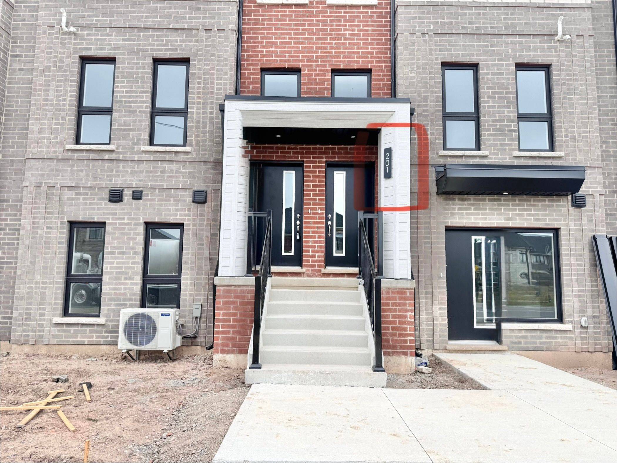 Hamilton, ON L8B 2A9,201 Burke ST #Unit 9