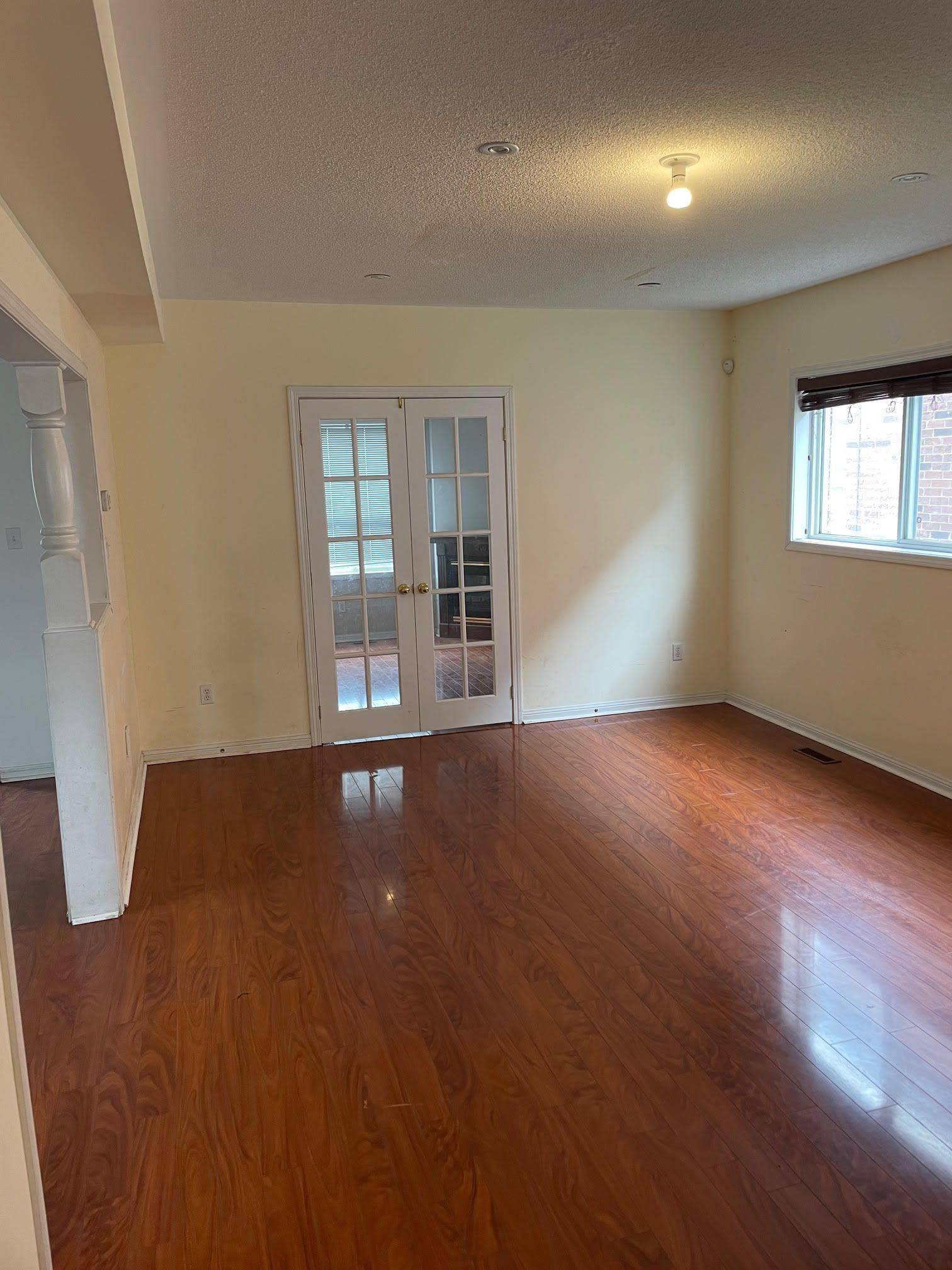 Newmarket, ON L3X 2K9,850 Stonehaven AVE