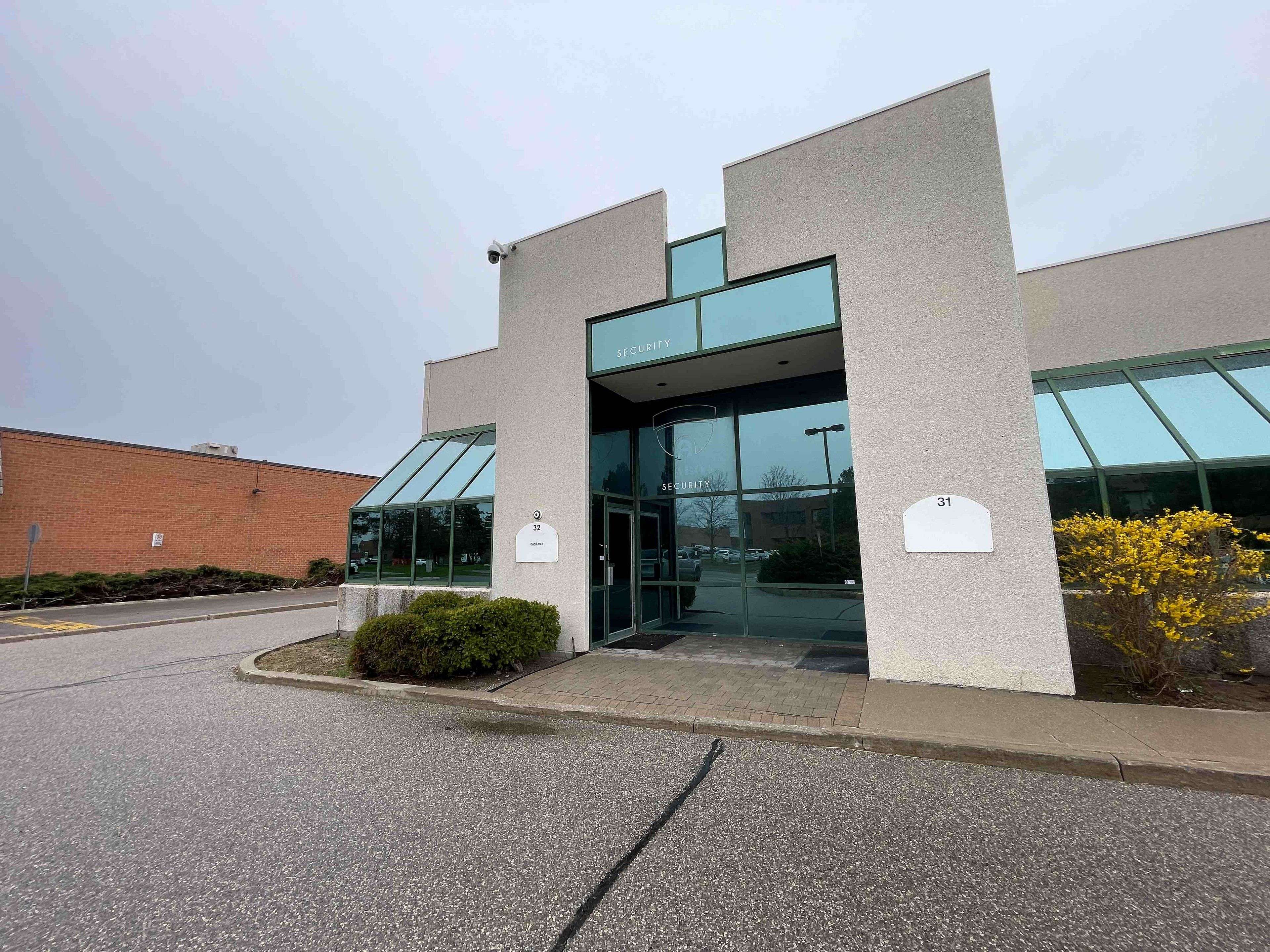 Richmond Hill, ON L4B 3M1,175 West Beaver Creek RD #32
