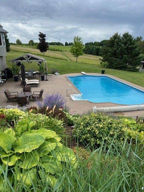 Clearview, ON L0M 1G0,2332 Centre Line RD