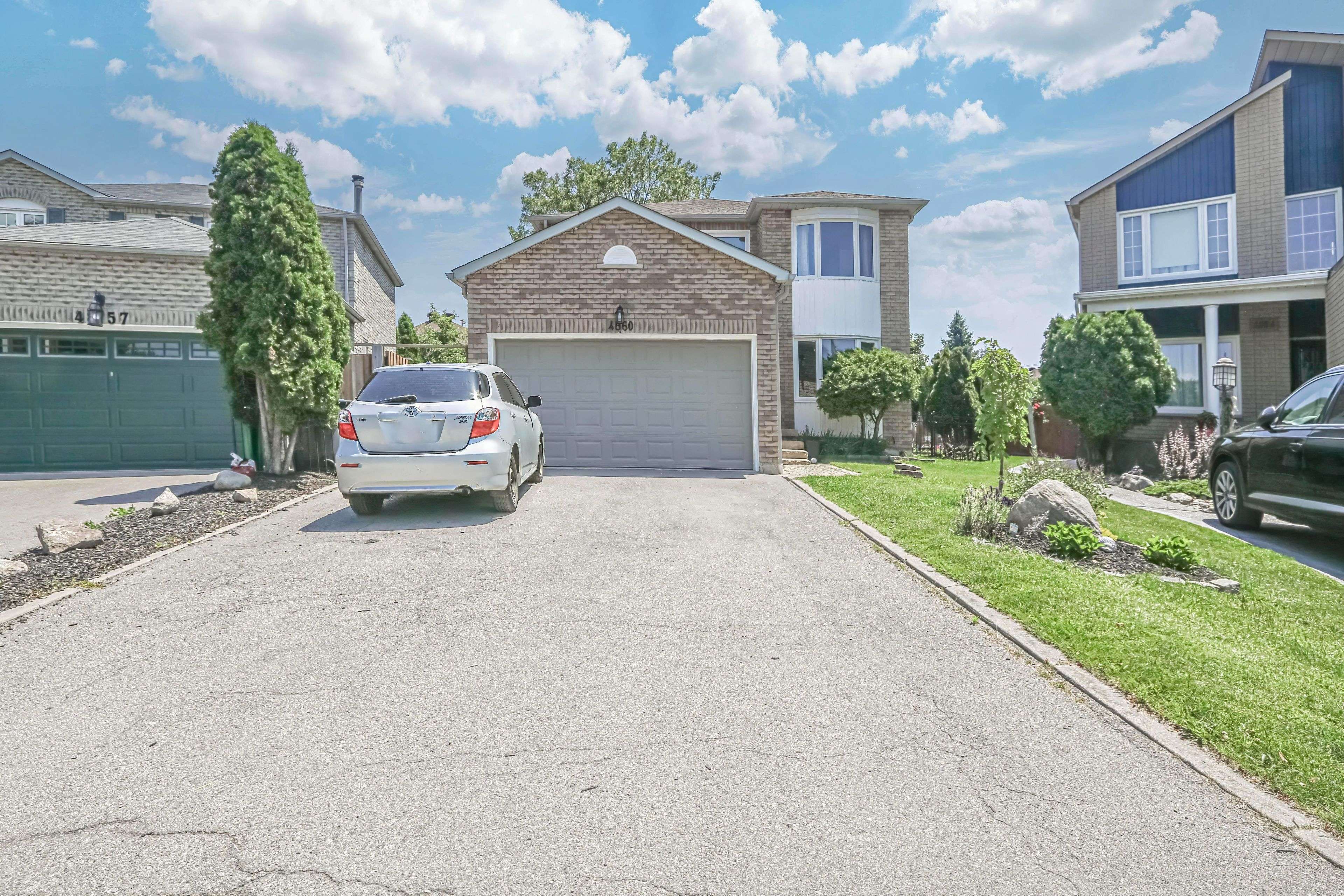 Mississauga, ON L5V 1K5,4860 Rosewater CT #1
