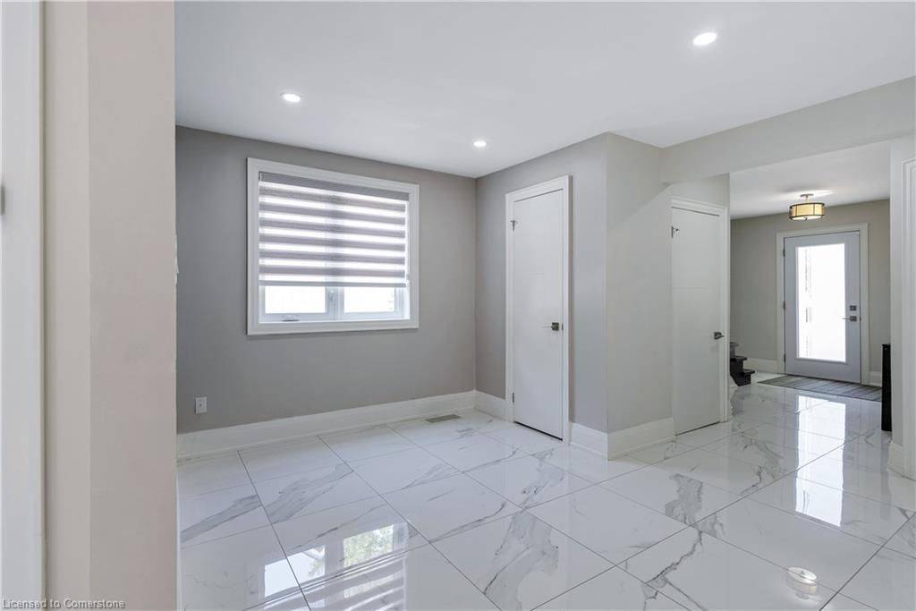 Brampton, ON L6X 1B4,34 Mercer DR