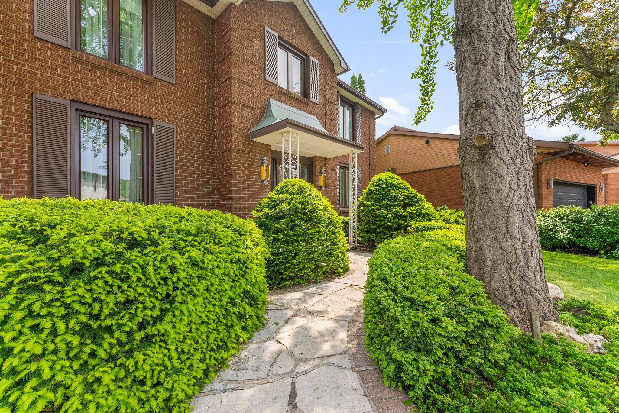 Hunt Club - Windsor Park Village And Area, ON K1V 9M1,18 Royal Hunt CT