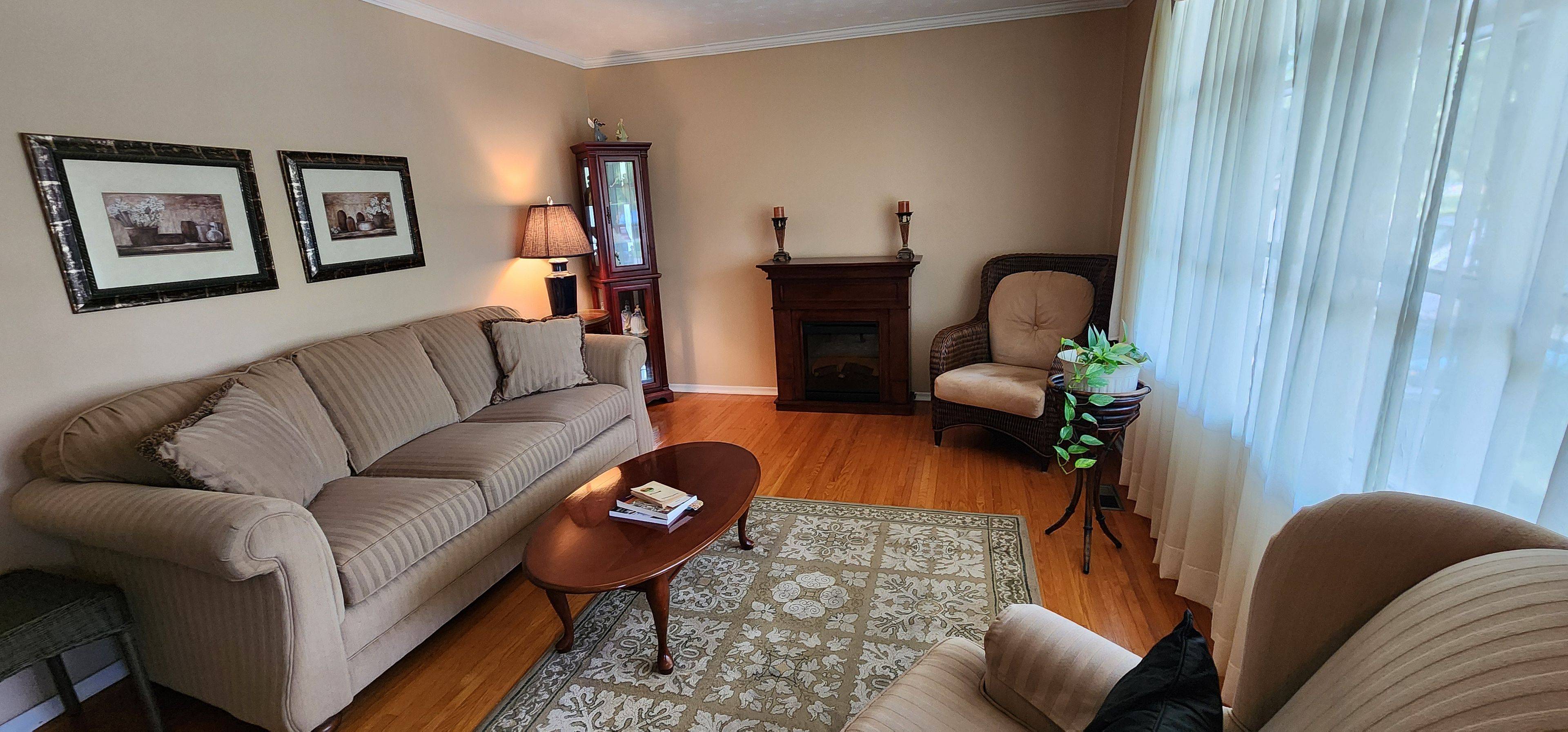 Peterborough North, ON K9H 6J7,1087 St Paul's ST