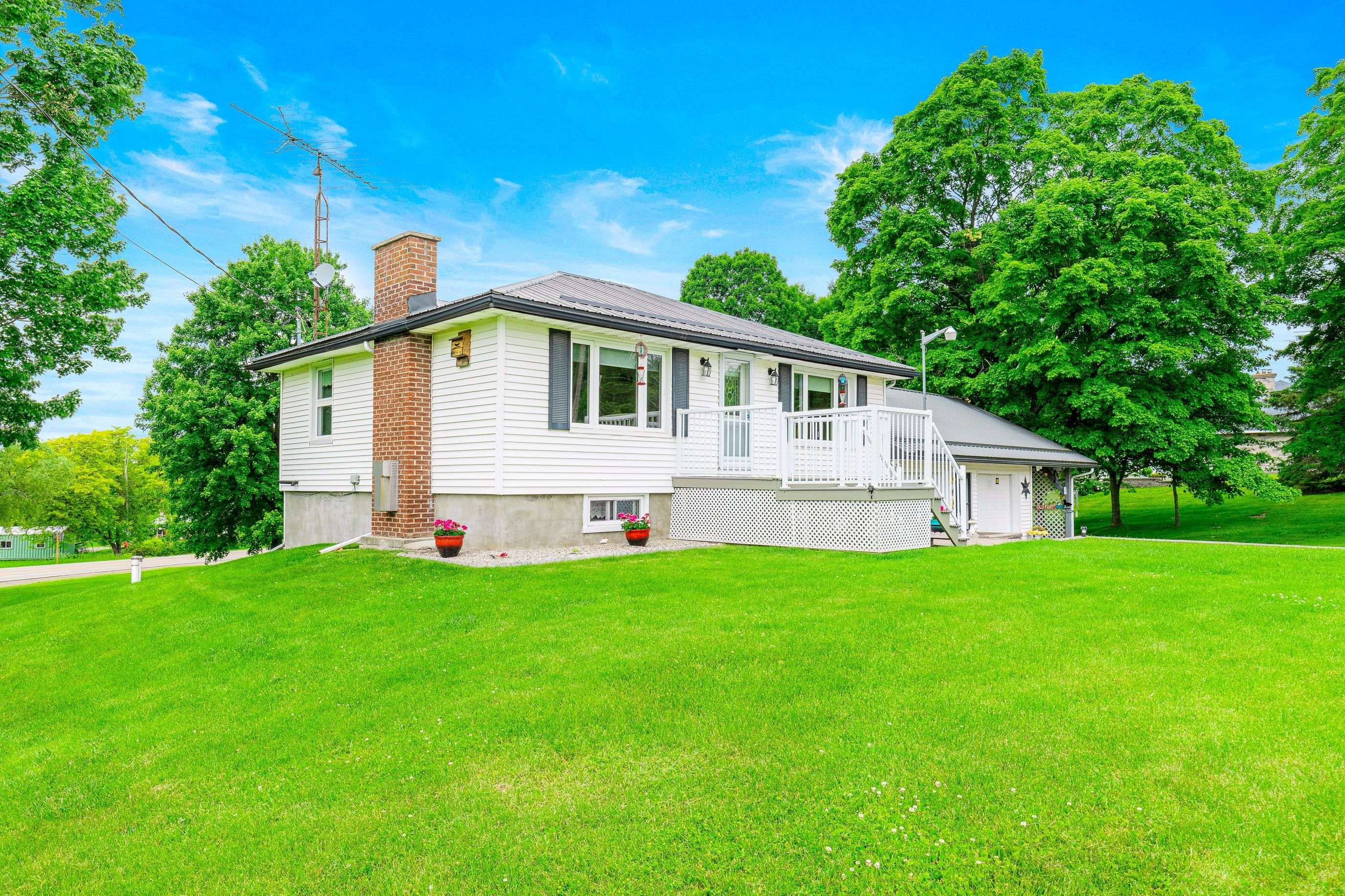 Front Of Yonge, ON K0E 1R0,1682 County Rd 2 RD