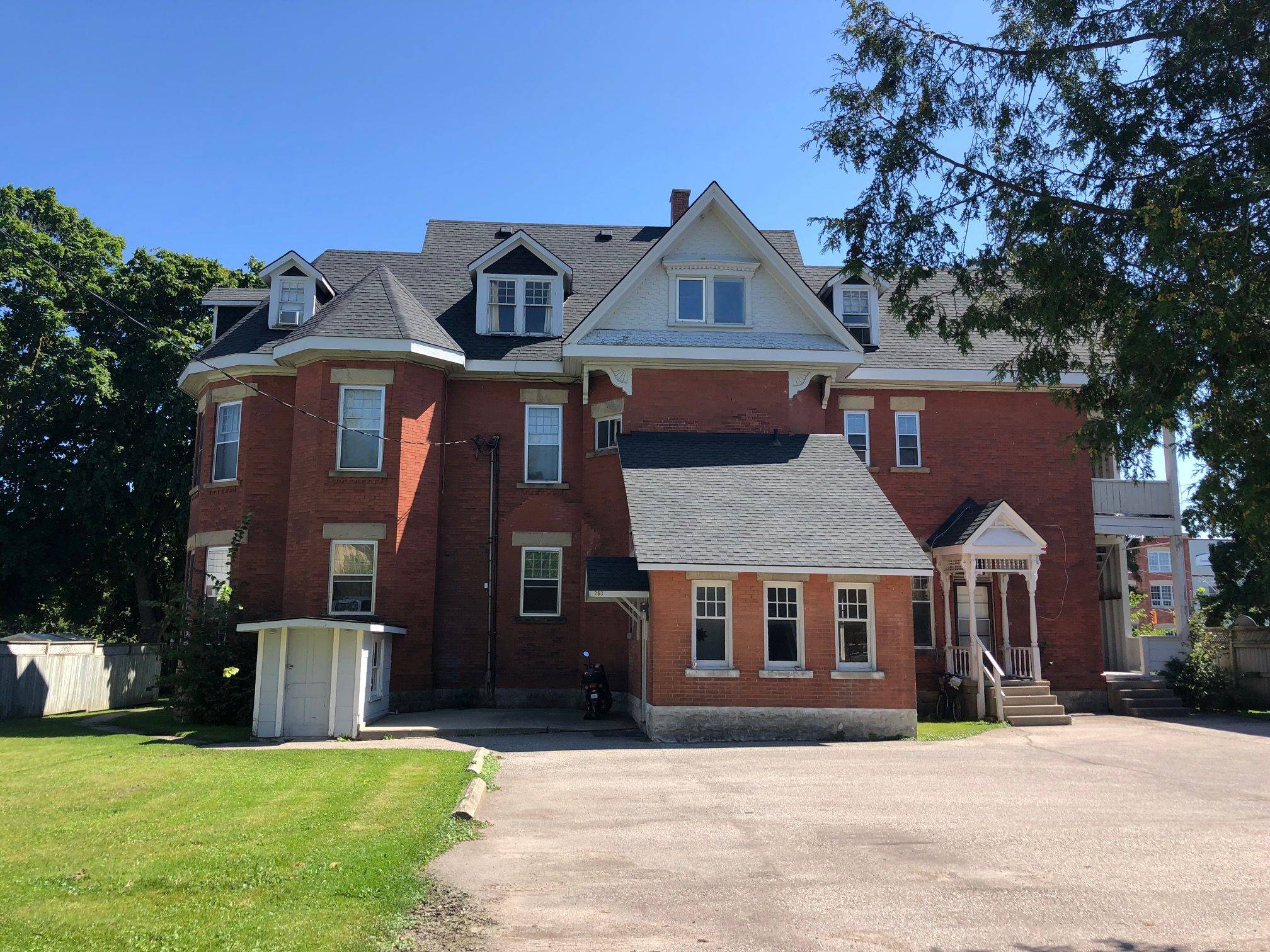 Stratford, ON N5A 2R7,263 CHURCH ST
