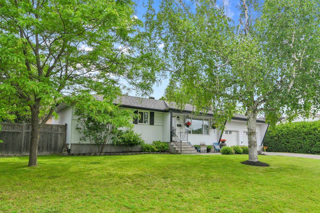 Stittsville - Munster - Richmond, ON K2S 1P2,27 Henry Goulbourn WAY