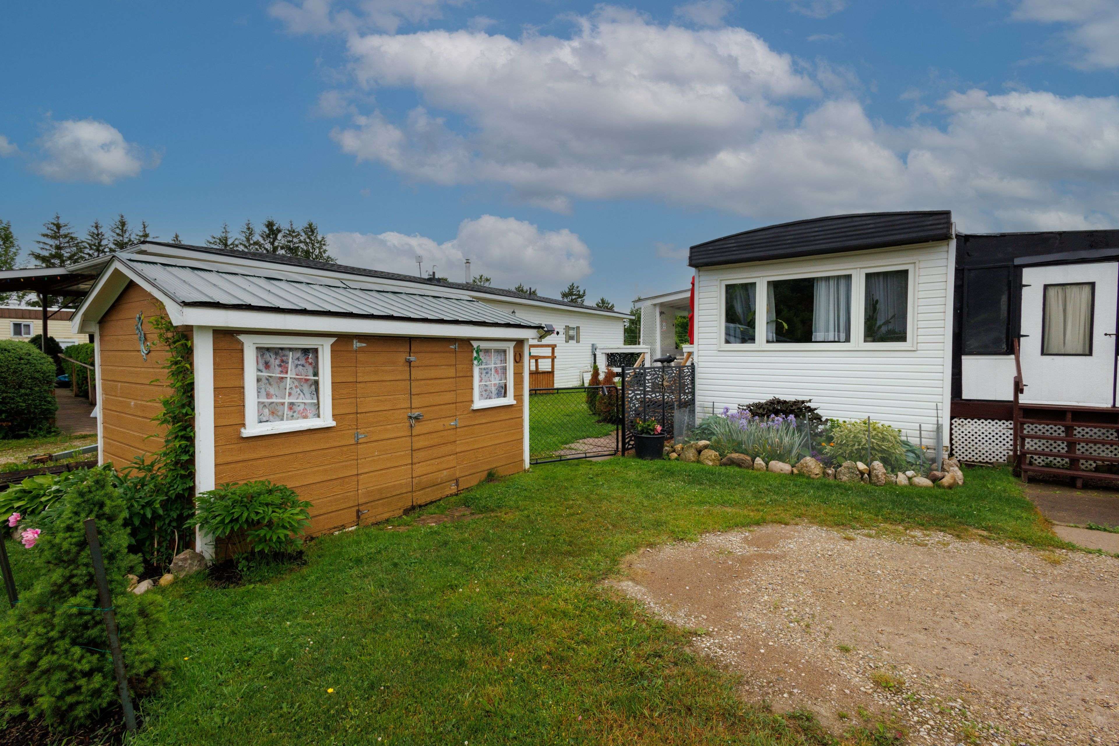 North Perth, ON N4W 3G9,450 Tremaine AVE S #8