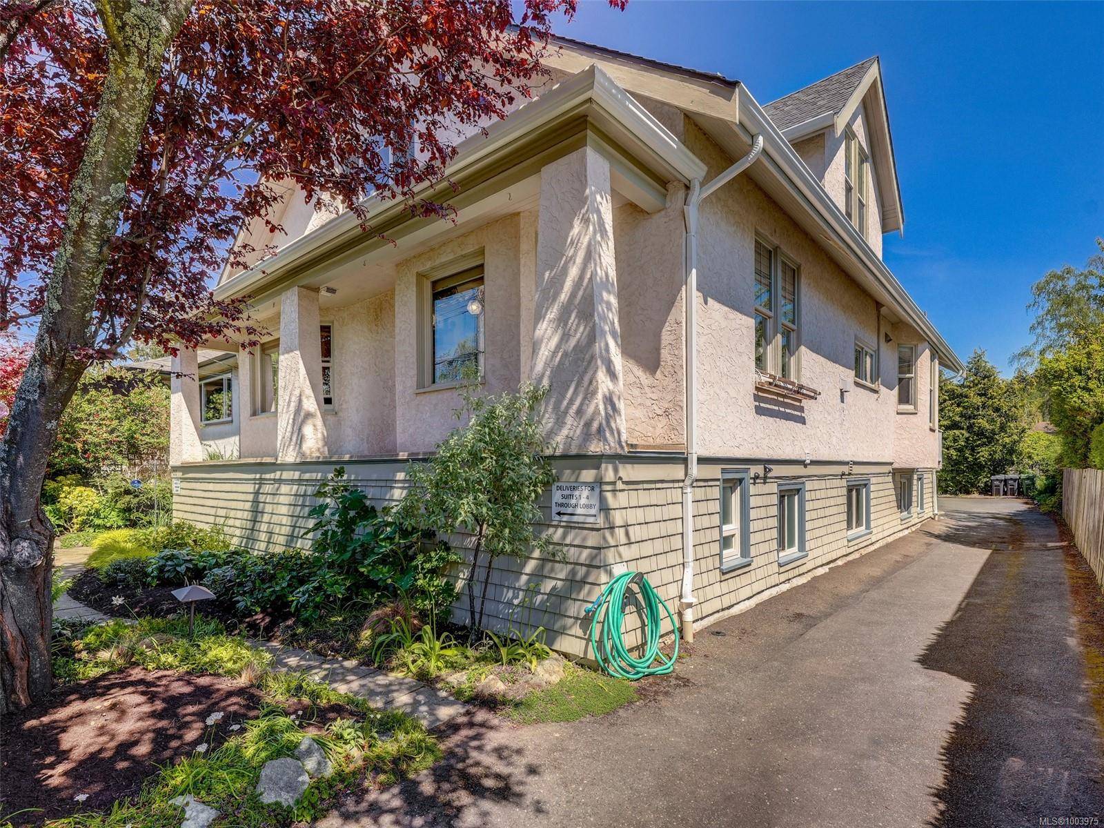 Victoria, BC V8S 3Y2,355 Richmond Ave