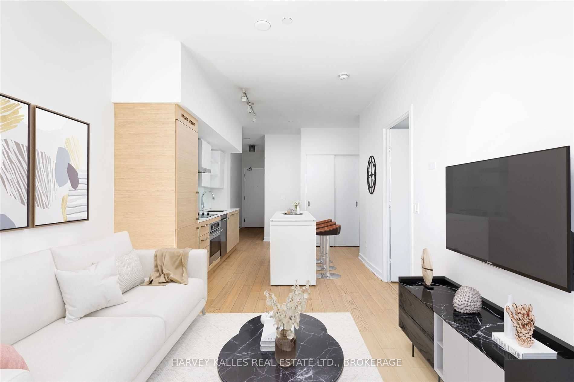 Toronto C01, ON M6K 0B4,1030 King ST W #1002