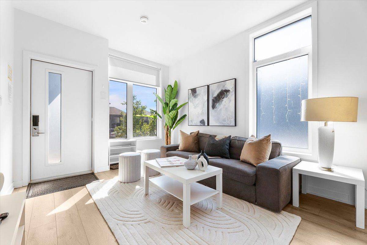 Oshawa, ON L1G 4X9,1740 Simcoe ST #49