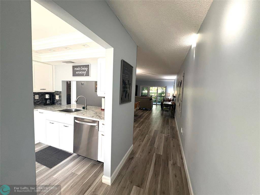 Deerfield Beach, FL 33064,4000 Crystal Lake Dr  #114