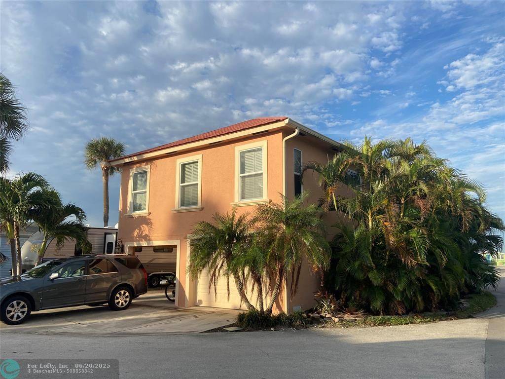 Jensen Beach, FL 34957,10701 S Ocean Dr  #855