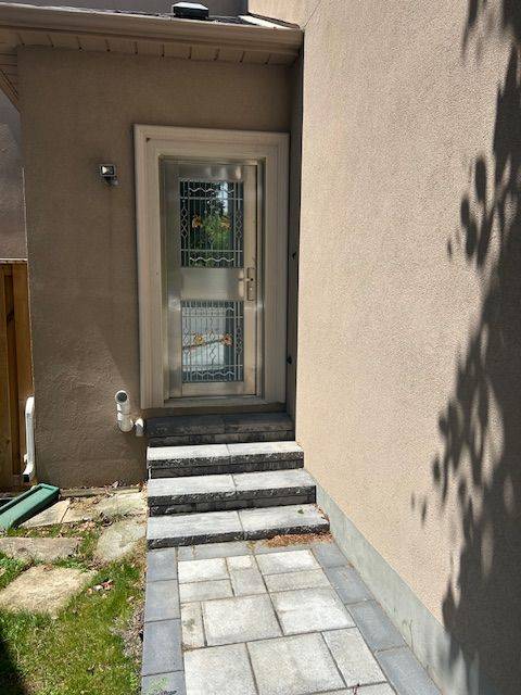Markham, ON L3T 7X2,15 Circle CT