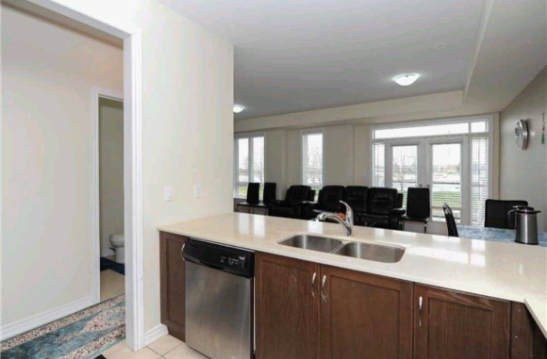 Vaughan, ON L6A 4G5,9601 Jane ST #8