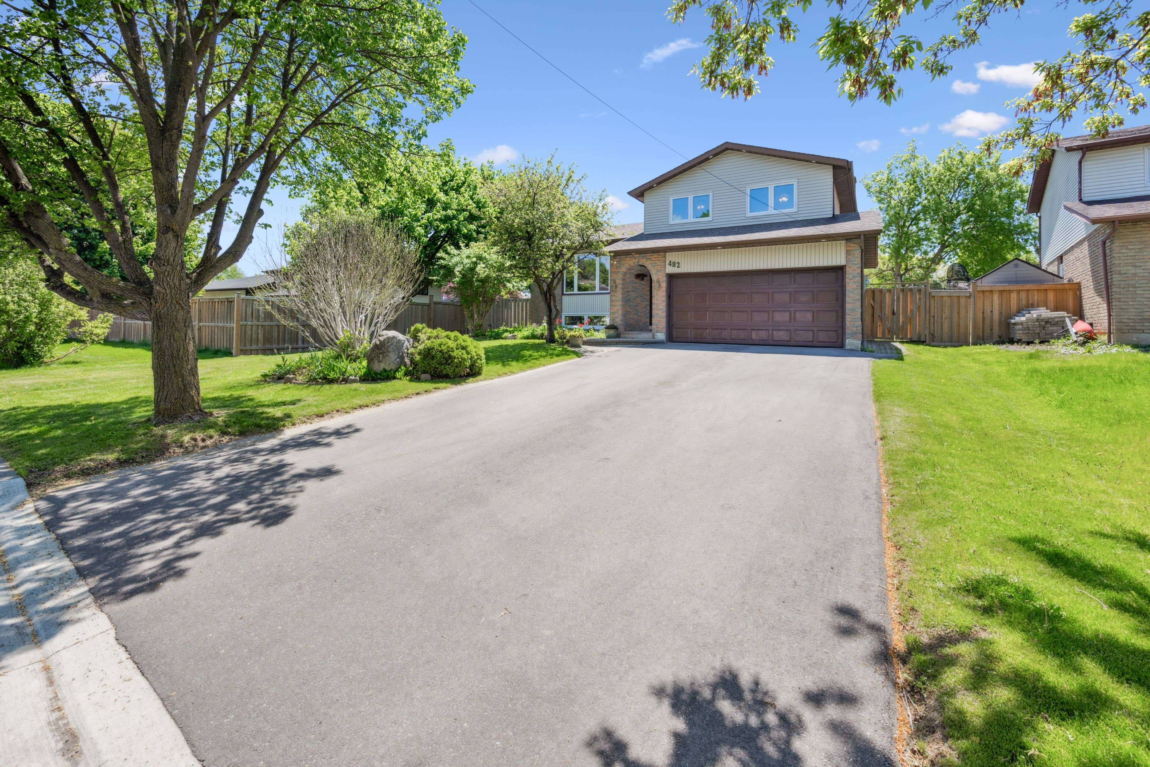 Milton, ON L9T 4E5,482 Gowland CRES