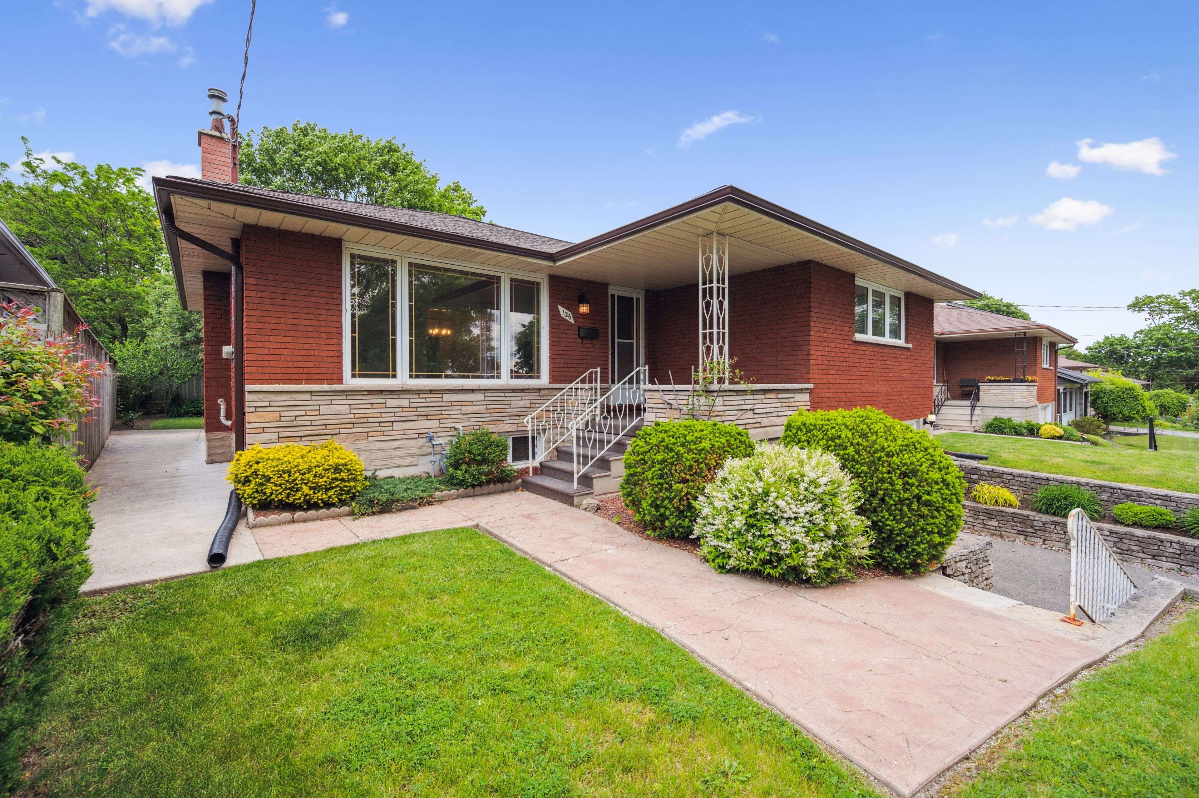 Kitchener, ON N2B 1S3,126 Elkington DR