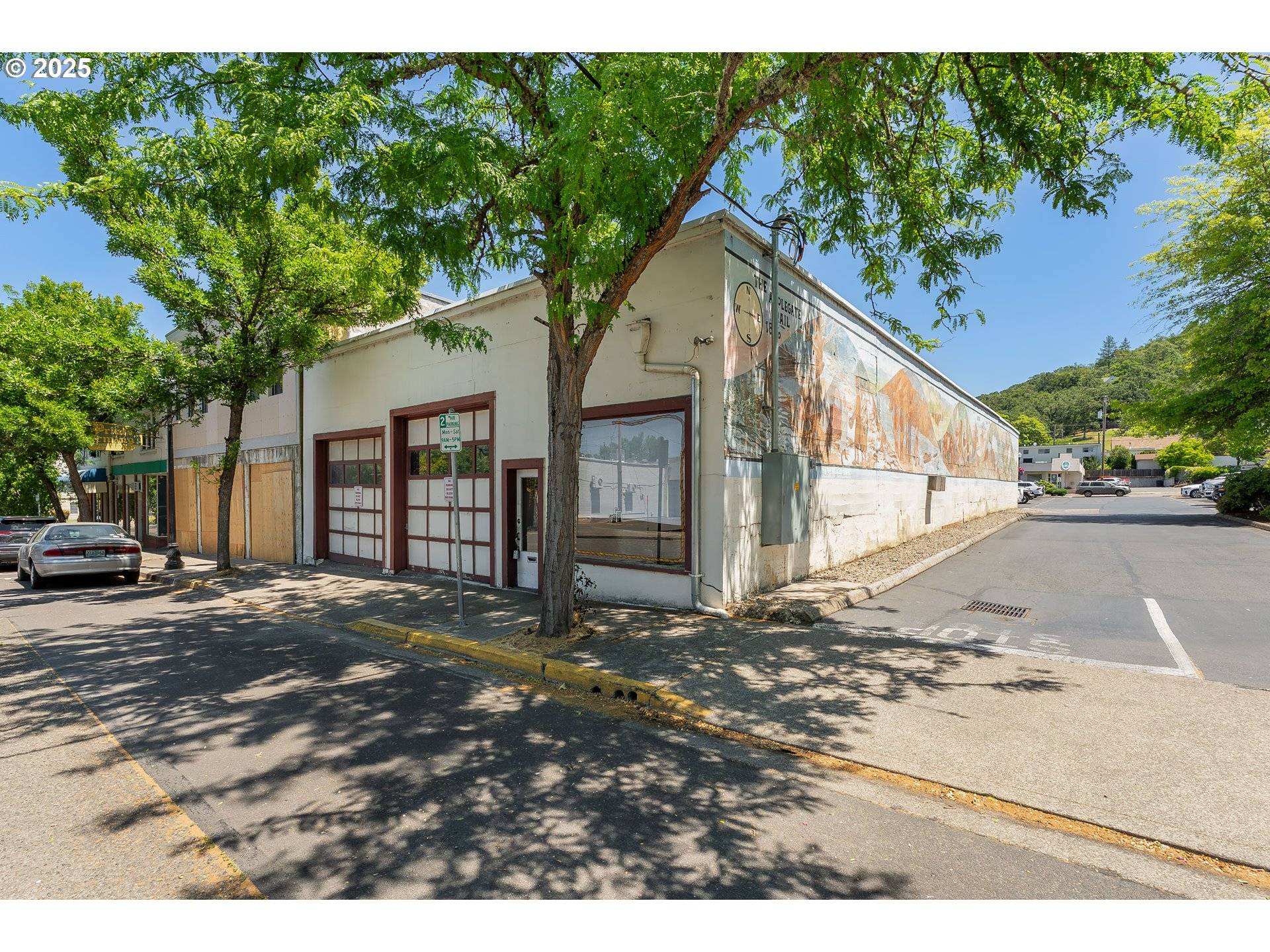 Roseburg, OR 97470,439 SE MAIN ST