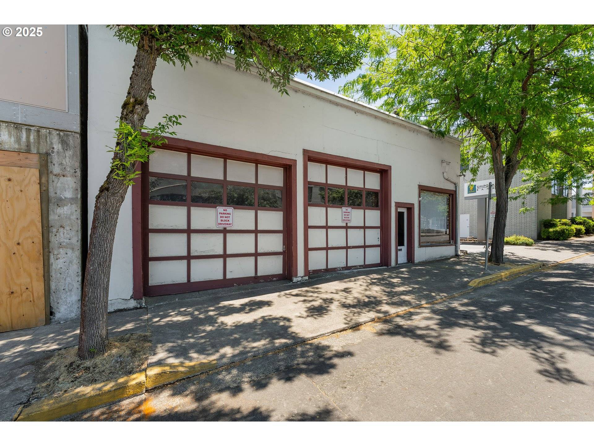 Roseburg, OR 97470,439 SE MAIN ST