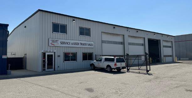 Calgary, AB T2C3G7,7404 44 ST SE