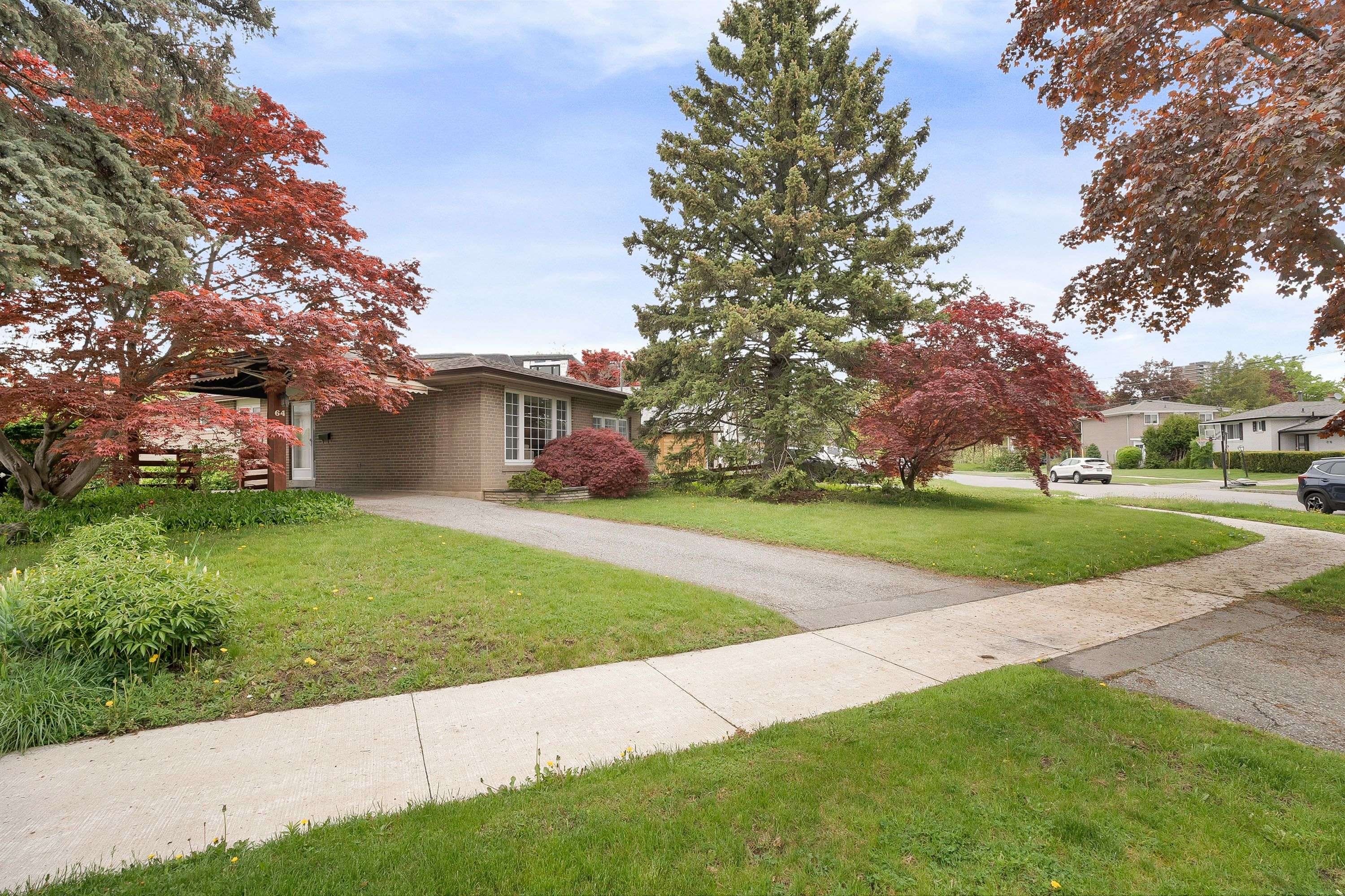 Toronto C15, ON M2J 2C8,64 Grove Park CRES
