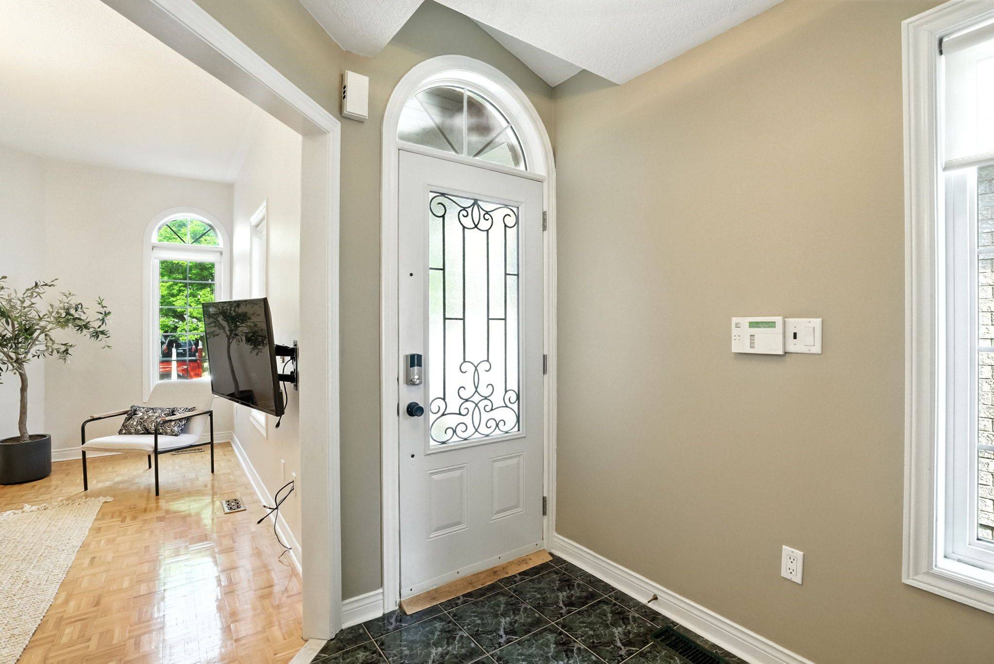 Whitby, ON L1R 2S4,18 Berkshire CT