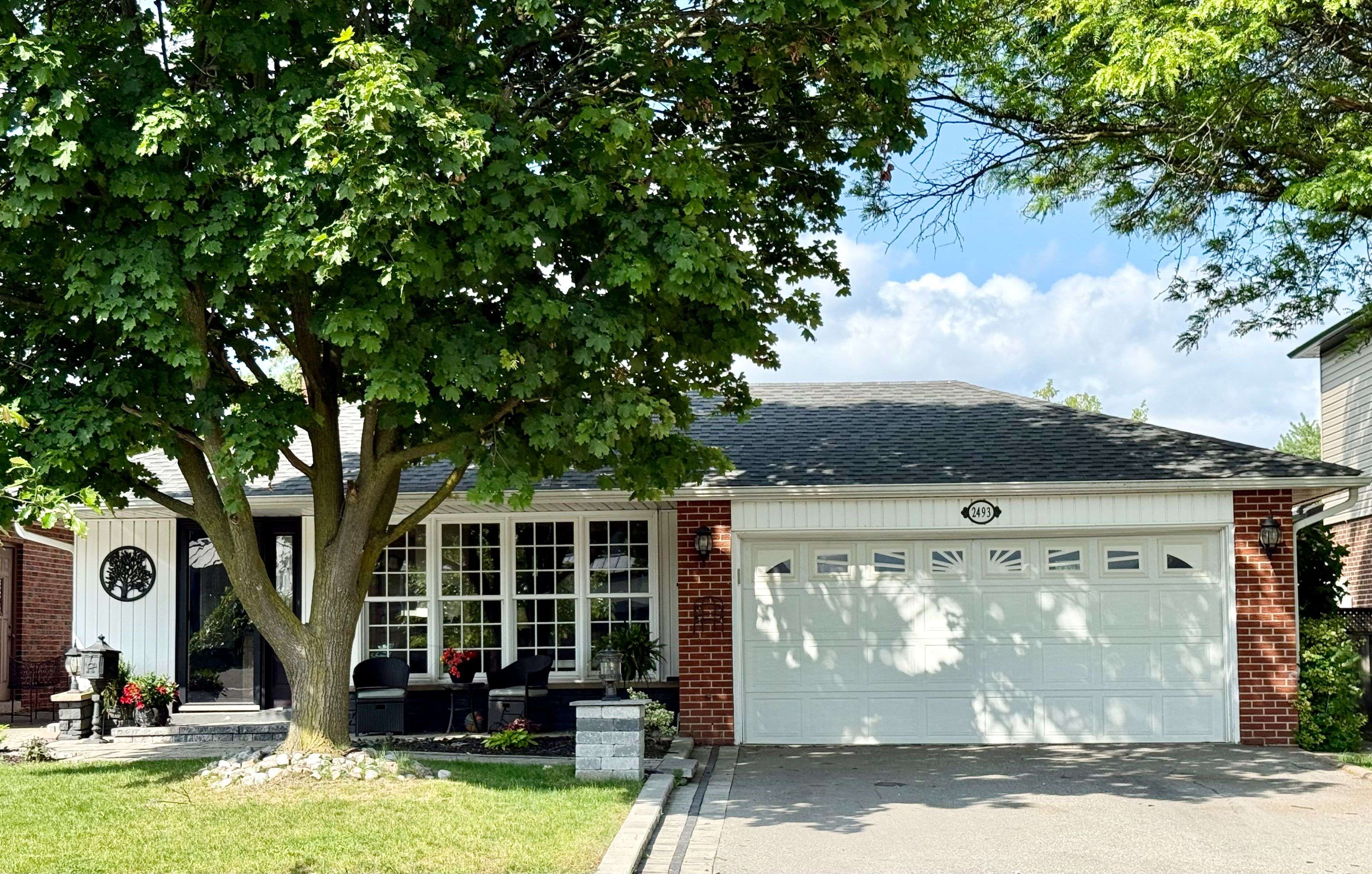 Mississauga, ON L5K 2A5,2493 Frankfield RD