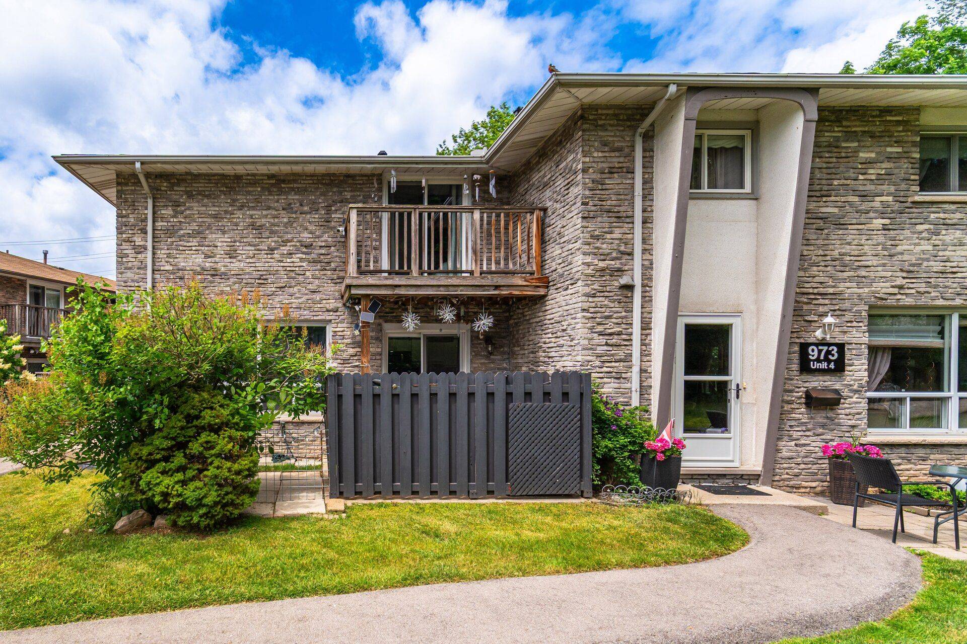 Burlington, ON L7T 3Z1,973 Francis RD #1